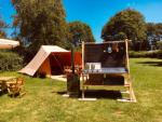 Ingerichte tenten op Camping in Noord Holland